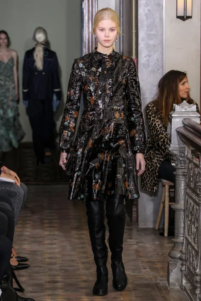 Look 48